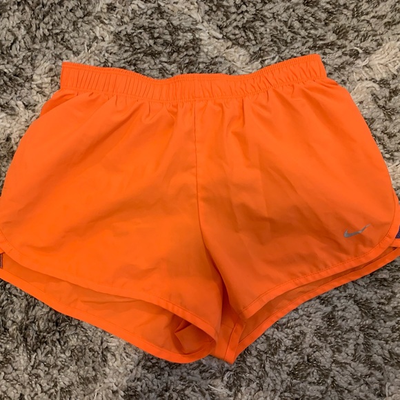 nike shorts - Picture 1 of 3